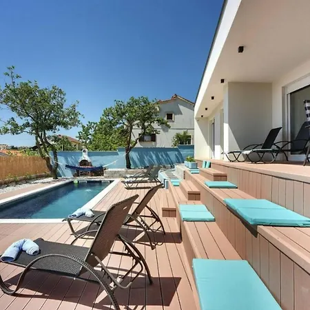 Villa Leonardo With Private Pool Just Minutes From The Vintijan