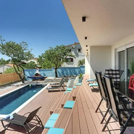 Villa Leonardo With Private Pool Just Minutes From The