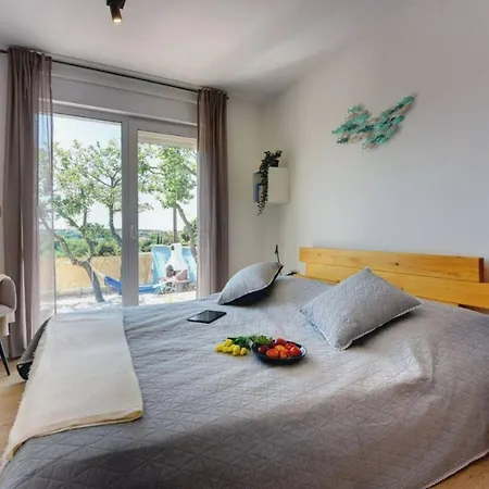 Villa Leonardo With Private Pool Just Minutes From The Vintijan